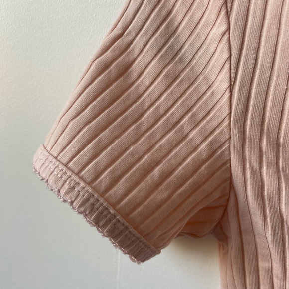 Cute light pink t-shirt - Picture 4 of 5